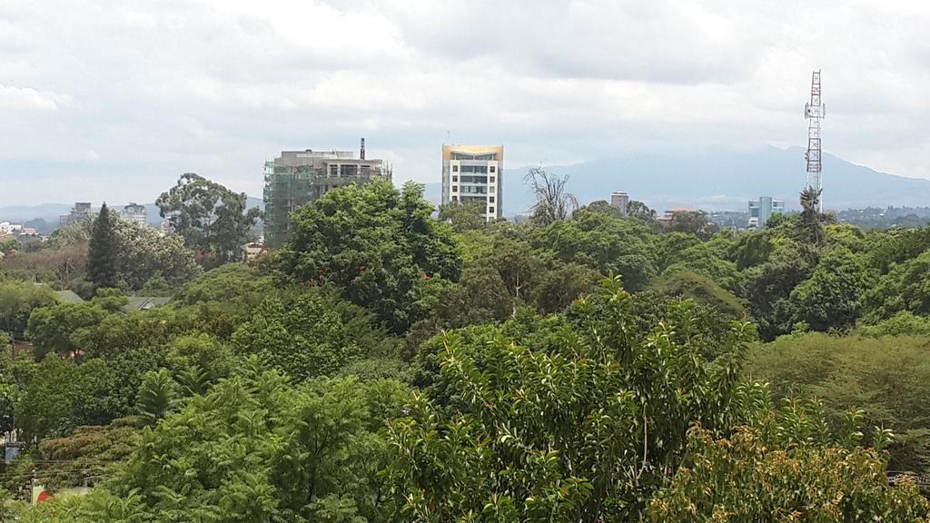 Impala Hotel Arusha Zimmer foto